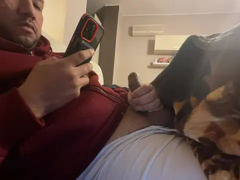 latinocalientehot online show from February 6, 9:07 pm