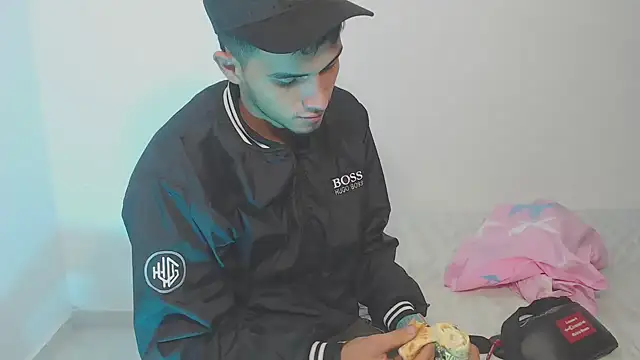 Snapshot of the_skinny_one chatting on February 20, 12:05 pm the skinny one online show from February 20, 12:05 pm