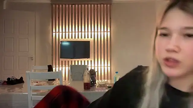 lilXdomiii online show from February 10, 1:59 pm