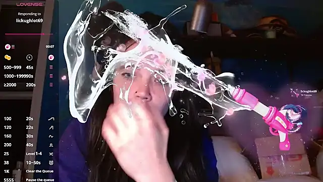 ahungkittykat online show from April 28, 3:55 am