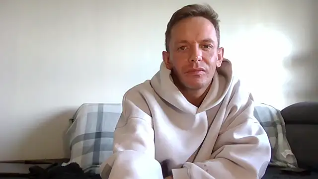 verscub6969 online show from March 28, 4:06 pm