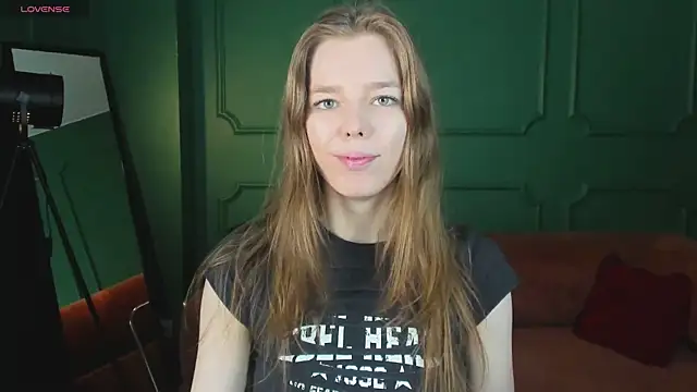 Snapshot of _Tina_Tayllor_ chatting on February 27, 9:37 pm Tina Tayllor online show from February 27, 9:37 pm