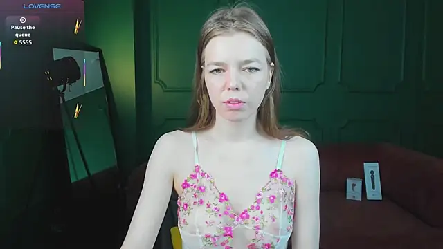  Tina Tayllor  online show from April 12, 9:42 pm