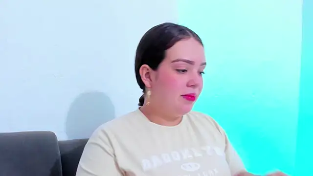 Snapshot of Emely_pregnantt chatting on February 17, 10:27 pm Emely pregnantt online show from February 17, 10:27 pm