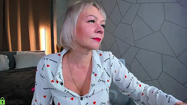 Snapshot of Ann_Annise chatting on February 19, 1:01 am Ann Annise online show from February 19, 1:01 am