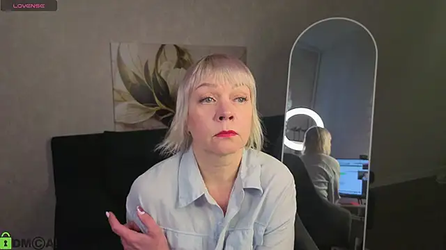 Snapshot of Ann_Annise chatting on February 27, 1:49 am Ann Annise online show from February 27, 1:49 am