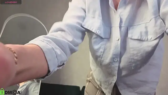 Snapshot of Ann_Annise chatting on February 28, 1:28 am Ann Annise online show from February 28, 1:28 am