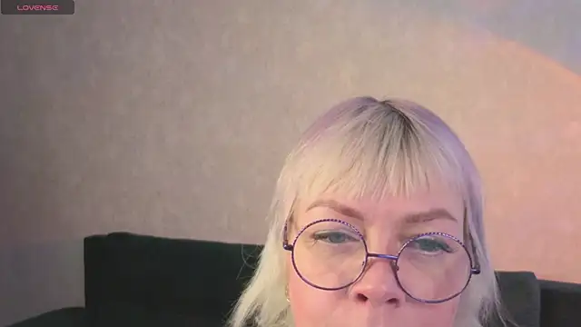 Snapshot of Ann_Annise chatting on March 1, 6:59 am Ann Annise online show from March 1, 6:59 am