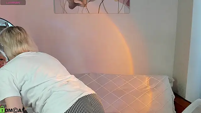 Ann Annise online show from April 9, 12:54 am