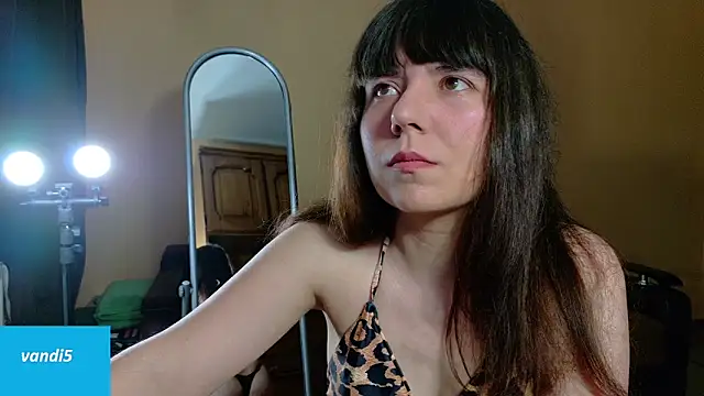 VandiFive online show from March 18, 9:18 pm