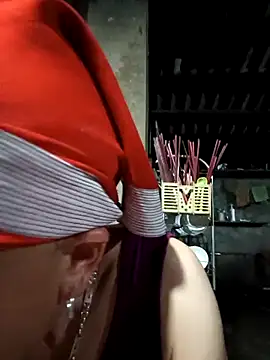 Snapshot of Ami-su chatting on February 11, 2:11 pm Ami-su online show from February 11, 2:11 pm