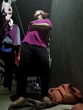 Snapshot of Ami-su chatting on February 17, 11:40 am Ami-su online show from February 17, 11:40 am