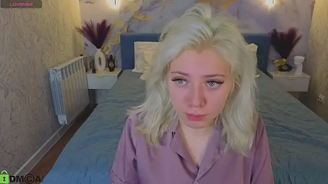 Snapshot of Kate_Krose chatting on February 2, 1:26 am Kate Krose online show from February 2, 1:26 am