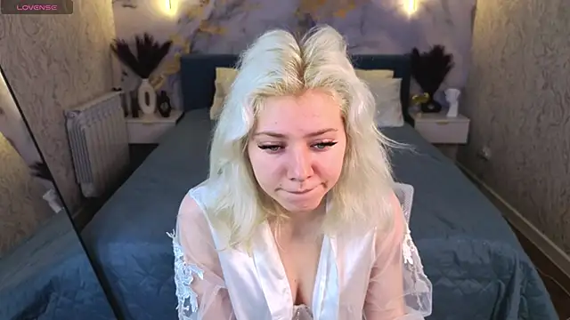 Snapshot of Kate_Krose chatting on March 2, 1:08 am Kate Krose online show from March 2, 1:08 am