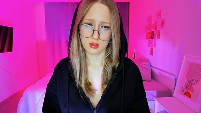 Snapshot of Vega_Taylor chatting on March 3, 3:45 am Vega Taylor online show from March 3, 3:45 am