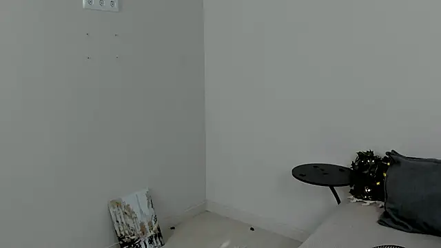 MollyLusty online show from February 13, 8:43 am