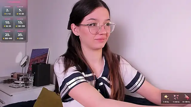 miabellee  online show from April 18, 10:10 pm