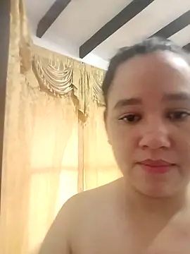 Snapshot of almacalida chatting on February 23, 12:02 pm almacalida online show from February 23, 12:02 pm