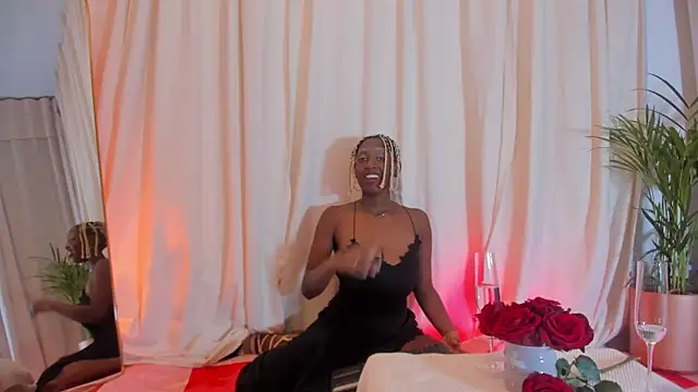 Snapshot of EvelynDivine chatting on February 9, 7:51 pm EvelynDivine online show from February 9, 7:51 pm