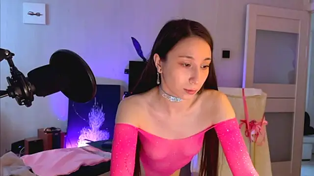 karinasun online show from February 12, 7:03 am