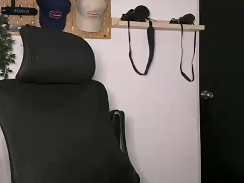 Snapshot of SamDornan51 chatting on February 5, 11:09 pm SamDornan51 online show from February 5, 11:09 pm