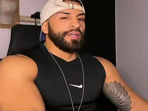 Snapshot of SamDornan51 chatting on February 19, 1:01 am SamDornan51 online show from February 19, 1:01 am