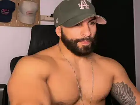 Snapshot of SamDornan51 chatting on February 20, 12:51 am SamDornan51 online show from February 20, 12:51 am