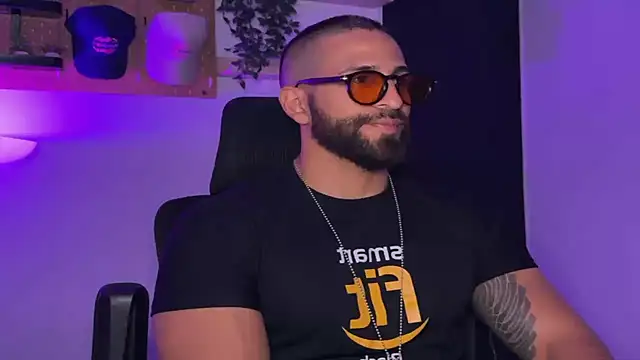 SamDornan51 online show from March 22, 3:21 am