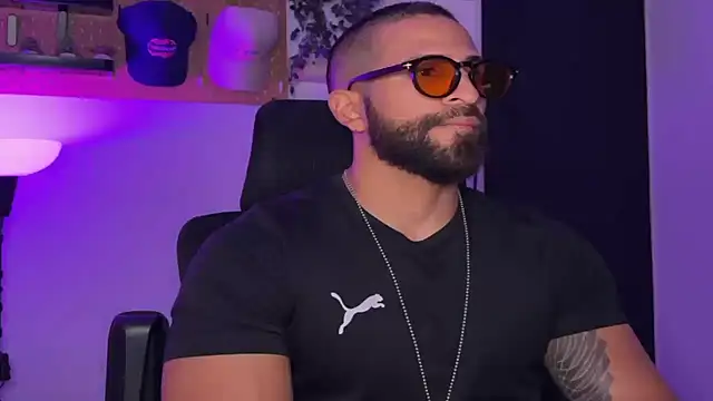 SamDornan51 online show from March 30, 1:28 am