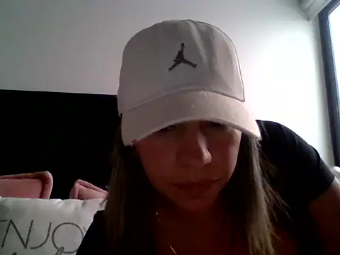 Snapshot of Ambar_Cortes chatting on February 5, 8:24 pm Ambar Cortes online show from February 5, 8:24 pm