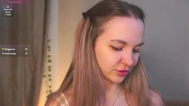 Snapshot of AricaPetties chatting on March 3, 8:26 pm AricaPetties online show from March 3, 8:26 pm