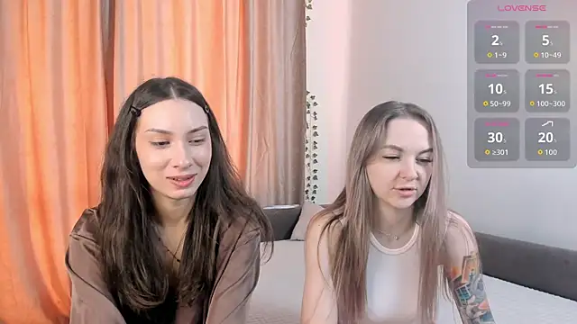 AricaPetties online show from April 13, 10:32 am