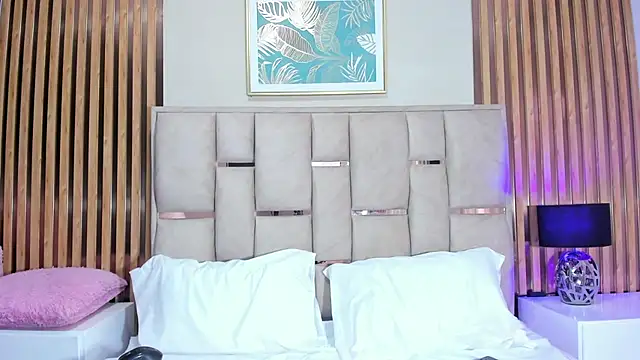 emma evanss   online show from February 25, 12:04 pm