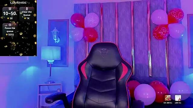 Snapshot of KeniaVelvet_ chatting on February 14, 3:53 pm KeniaVelvet online show from February 14, 3:53 pm