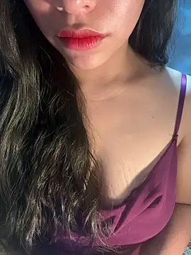 Snapshot of QuynhAnh_2k1 chatting on February 22, 5:51 am QuynhAnh 2k1 online show from February 22, 5:51 am