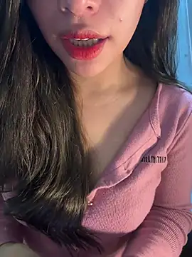 Snapshot of QuynhAnh_2k1 chatting on February 26, 8:46 am QuynhAnh 2k1 online show from February 26, 8:46 am