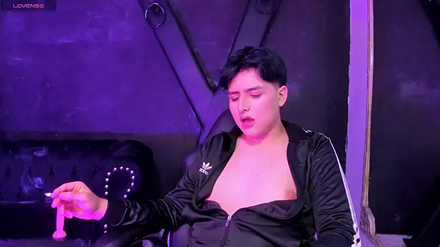 Snapshot of noahWolff_ chatting on February 5, 5:12 am noahWolff online show from February 5, 5:12 am