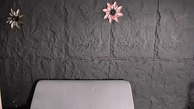 Snapshot of noahWolff_ chatting on February 28, 10:11 pm noahWolff online show from February 28, 10:11 pm