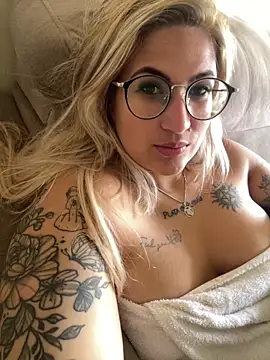 esposatattoo online show from February 11, 5:18 pm