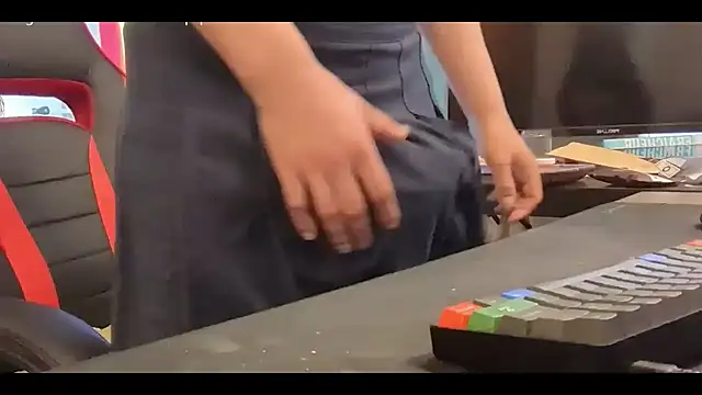 LovelyMeli online show from February 8, 9:02 am