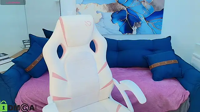 Snapshot of Susan_Backer chatting on February 20, 11:11 am Susan Backer online show from February 20, 11:11 am