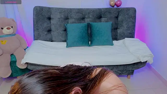 DannaCouper  online show from April 17, 11:13 am