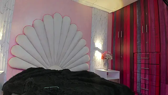 Snapshot of Kateemos chatting on February 10, 1:15 pm Kateemos online show from February 10, 1:15 pm