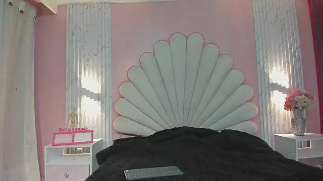 Snapshot of Kateemos chatting on February 23, 2:03 pm Kateemos online show from February 23, 2:03 pm