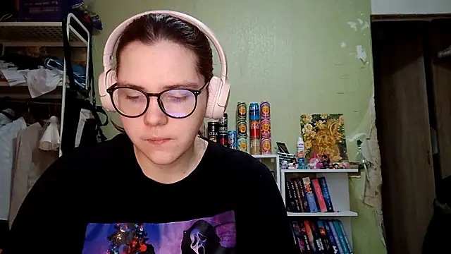 Snapshot of VannessaDillenbeck chatting on March 2, 7:15 am VannessaDillenbeck online show from March 2, 7:15 am