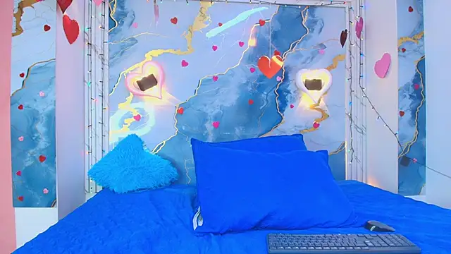 Snapshot of crystal_love08 chatting on February 27, 7:25 pm crystal love08 online show from February 27, 7:25 pm