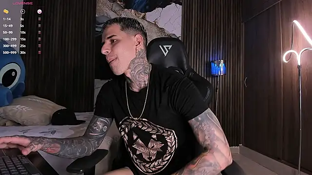 Snapshot of trisstann_ chatting on February 19, 10:39 pm trisstann online show from February 19, 10:39 pm