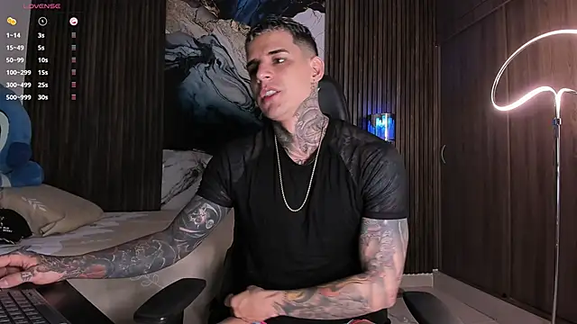 Snapshot of trisstann_ chatting on March 1, 5:15 pm trisstann online show from March 1, 5:15 pm