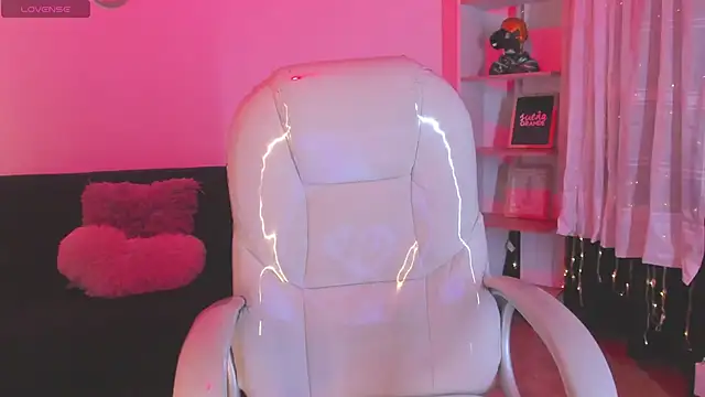 Sweet bellaa  online show from April 18, 6:06 am