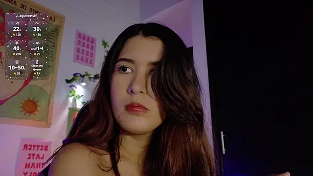 Snapshot of emicute_ chatting on February 17, 1:24 am emicute online show from February 17, 1:24 am